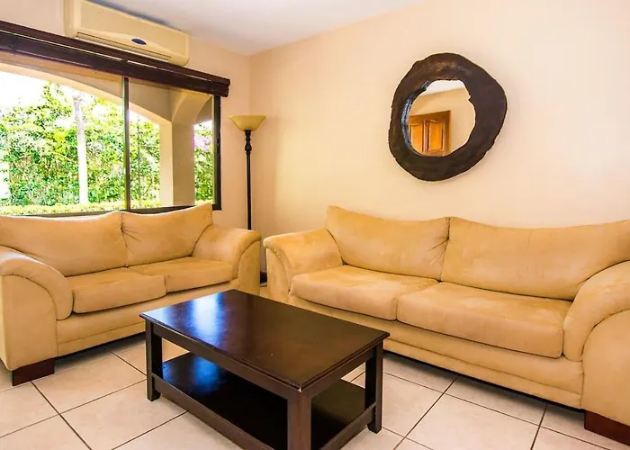 Cozy Ground-floor With Community Pool, Rancho And Lush Garden Views