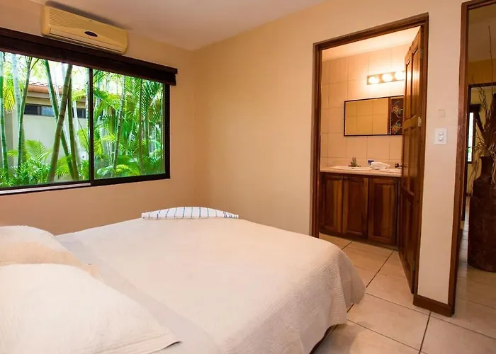 Cozy Ground-floor With Community Pool, Rancho And Lush Garden Views *