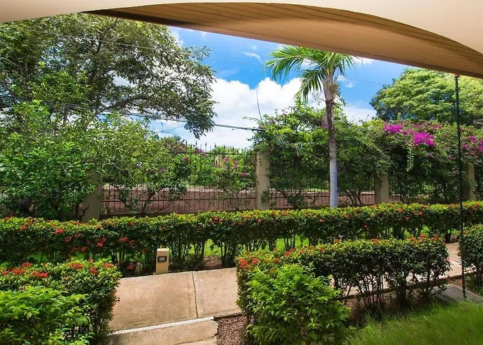 Cozy Ground-floor With Community Pool, Rancho And Lush Garden Views